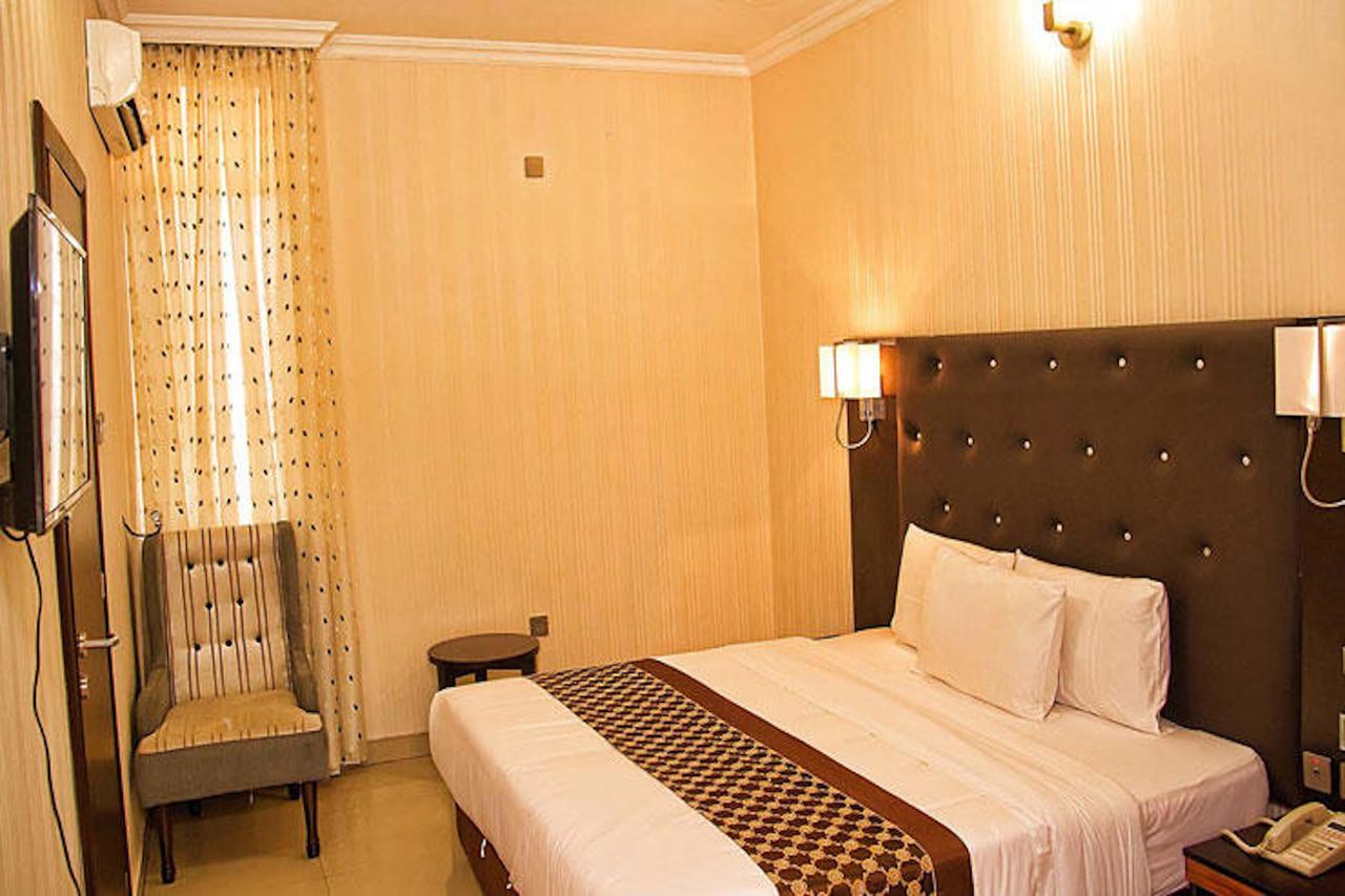 Lakeem Suites Agboyin Surulere Λάγος Εξωτερικό φωτογραφία
