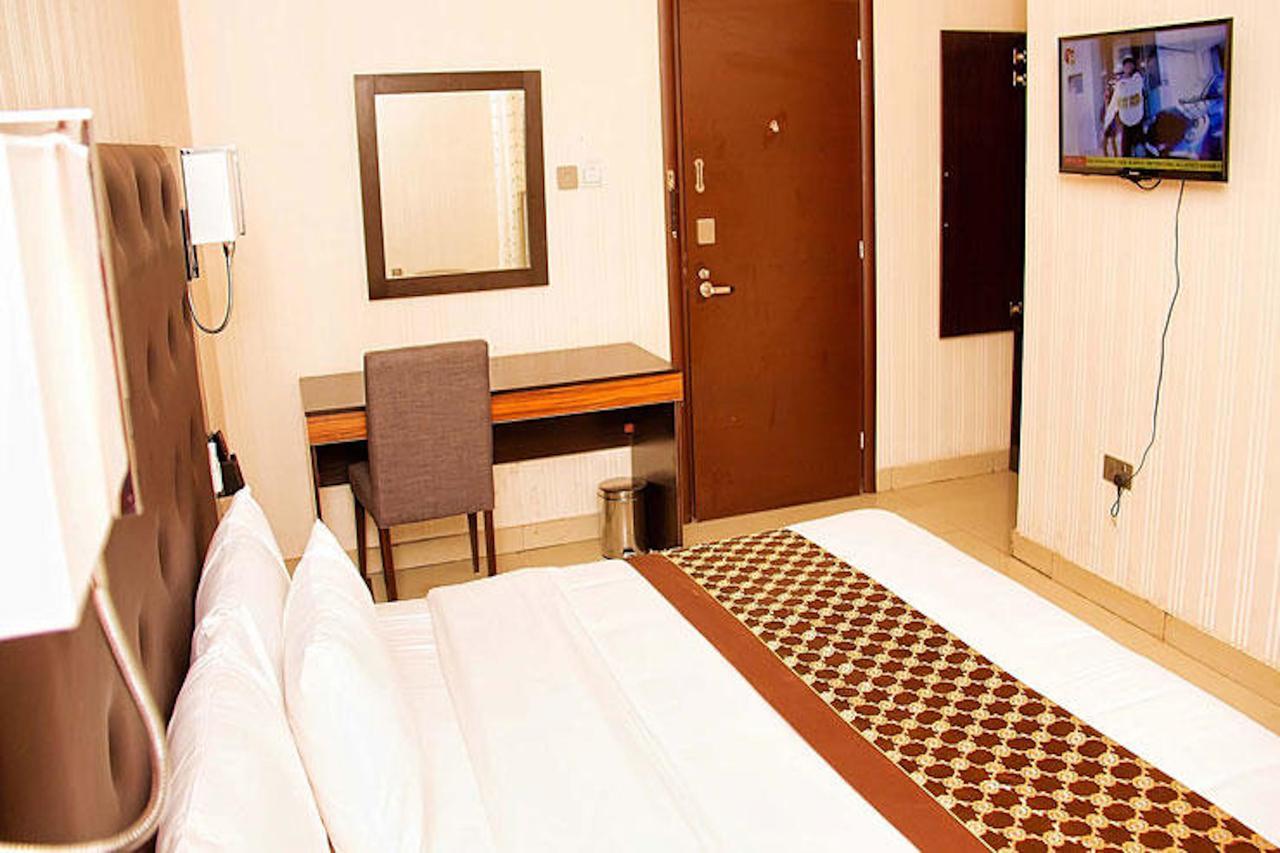 Lakeem Suites Agboyin Surulere Λάγος Εξωτερικό φωτογραφία